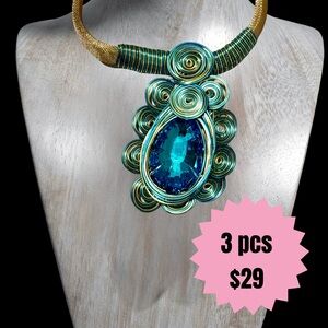 Elegant Blue and Gold Statement Necklace Set